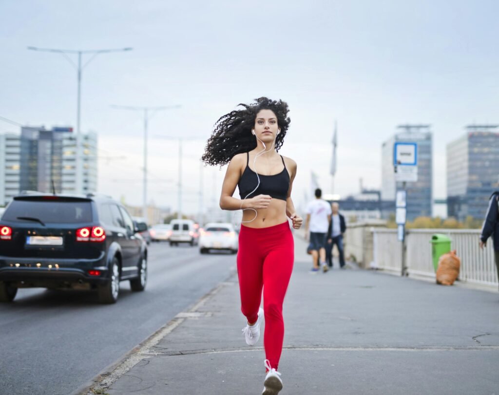 alt="Nike Training Club workout – best free fitness apps 2025"